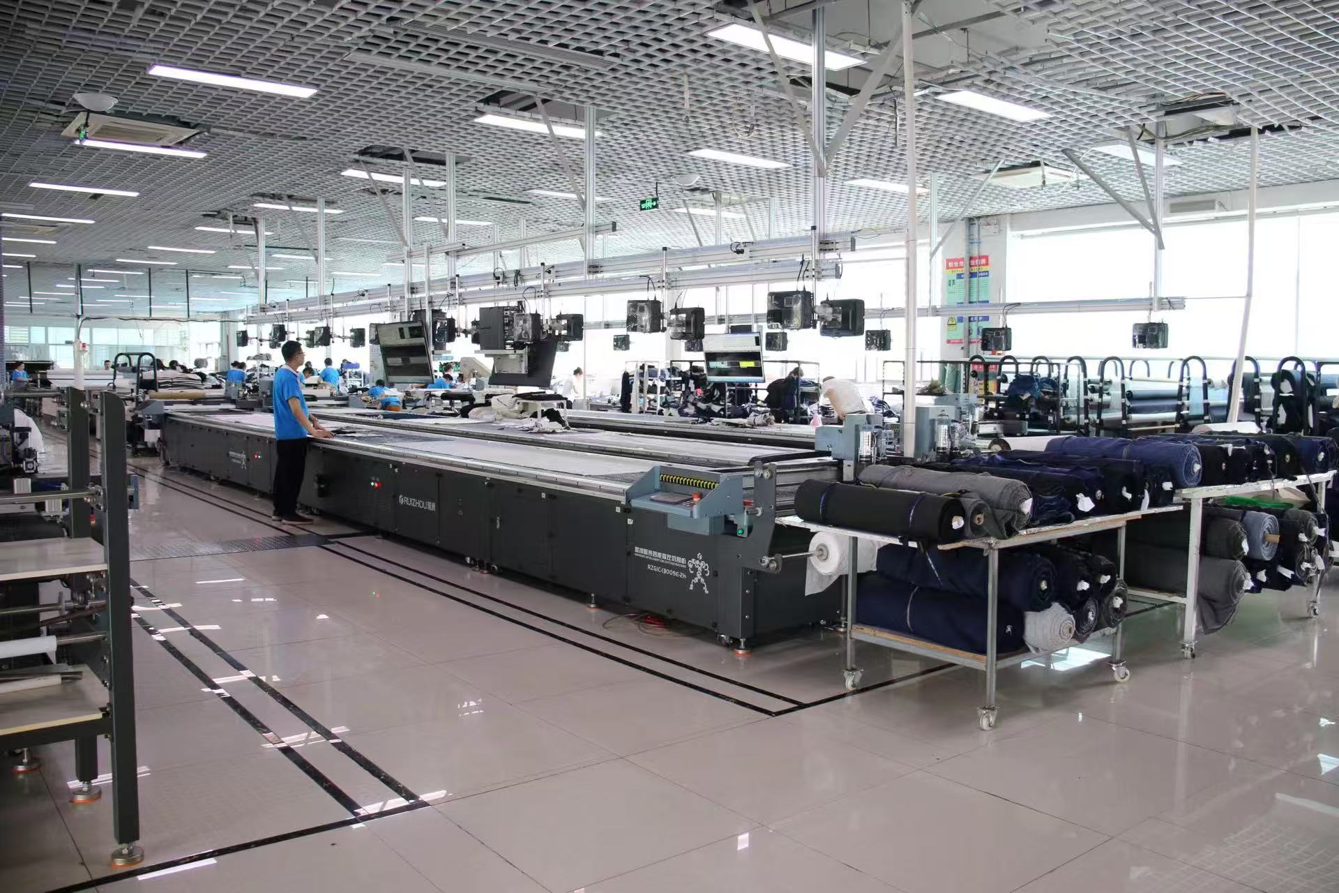 Automatic cutting machine for efficiency